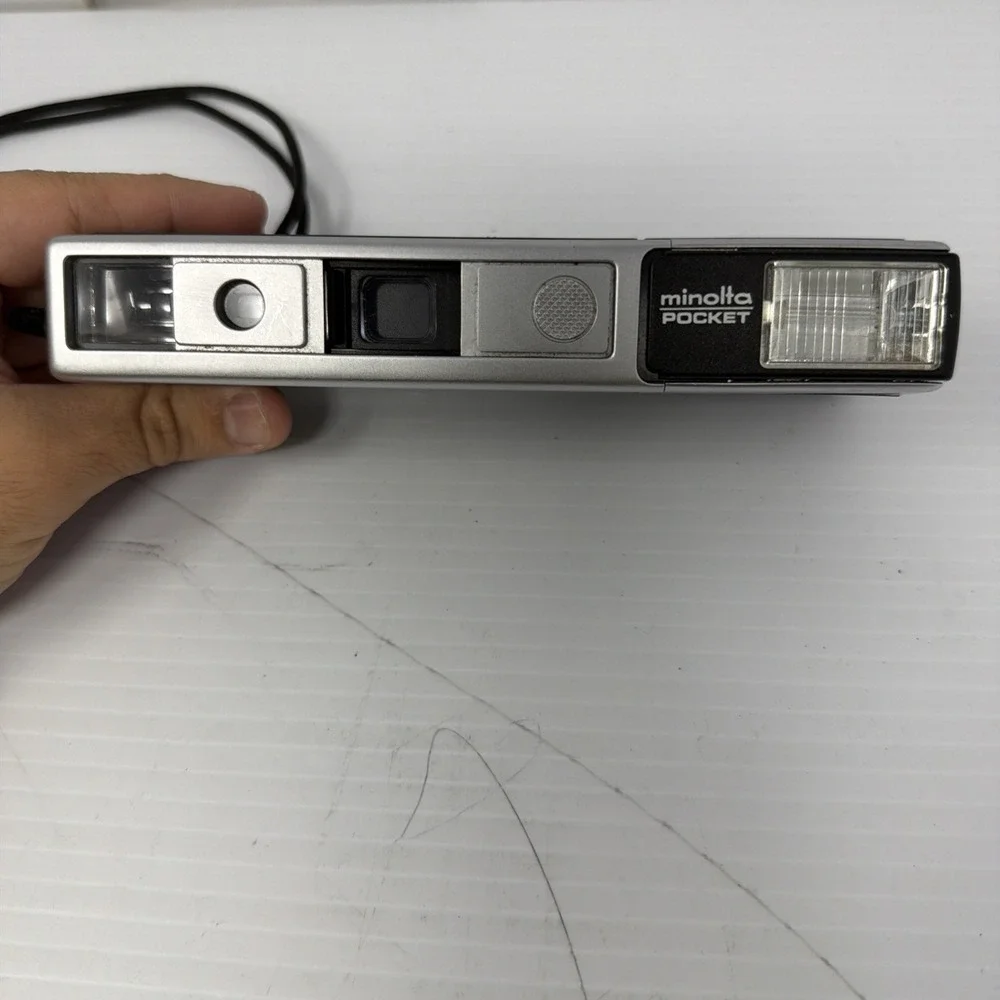 Minolta Autopak 450E Black Pocket Film Camera with Built In Flash Case UNTESTED